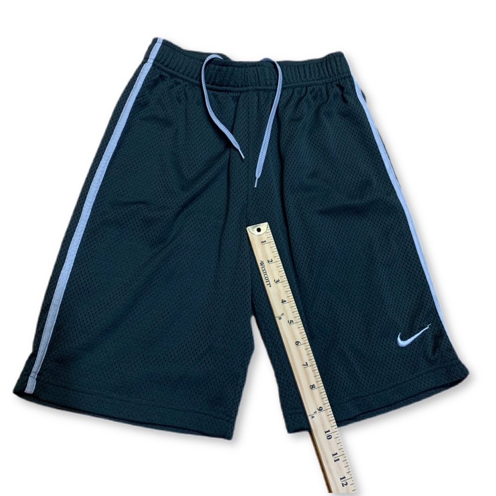 Nike Sportswear Shorts Gray Youth M